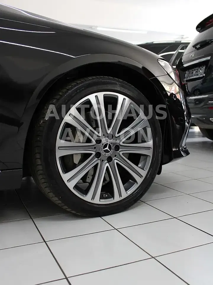 Mercedes-Benz E 400 - Thumbnail 11