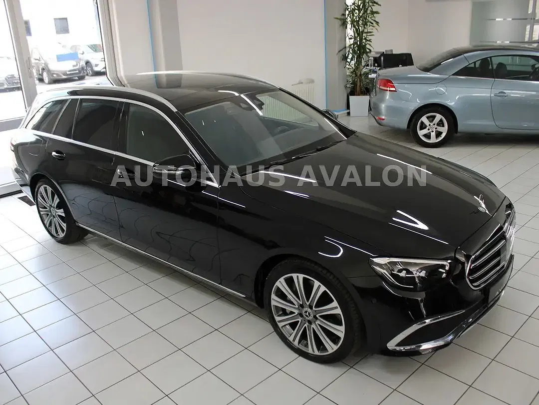 Mercedes-Benz E 400 - Thumbnail 2