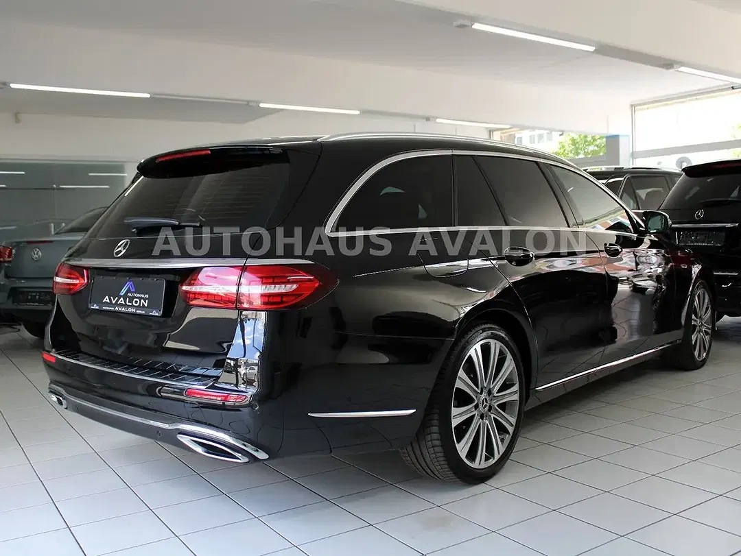 Mercedes-Benz E 400 - Thumbnail 6