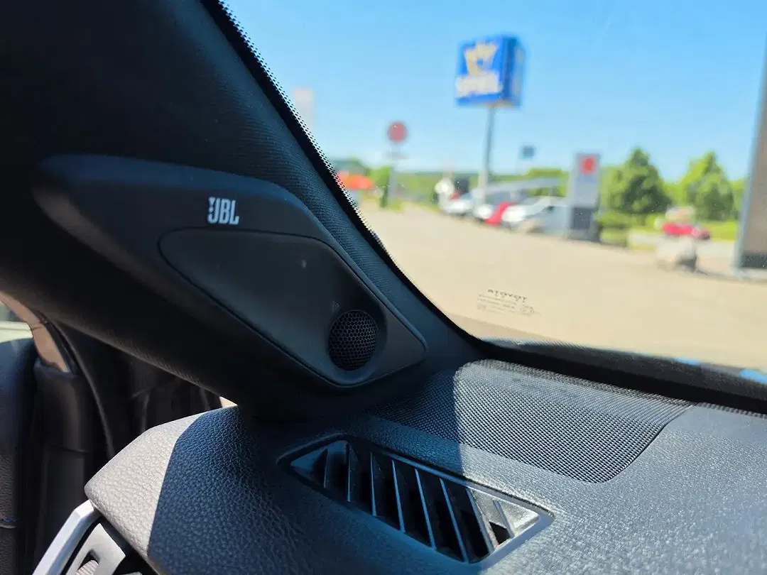 Toyota RAV 4 - Thumbnail 10