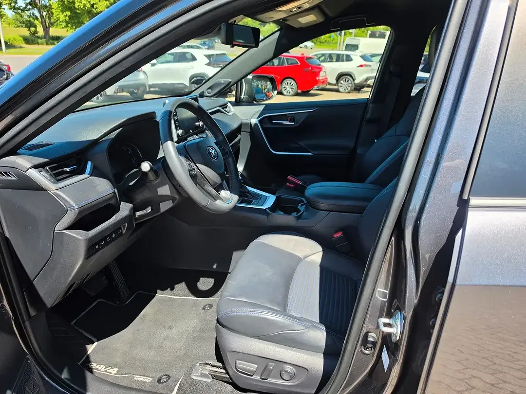 Toyota RAV 4 - Thumbnail 5