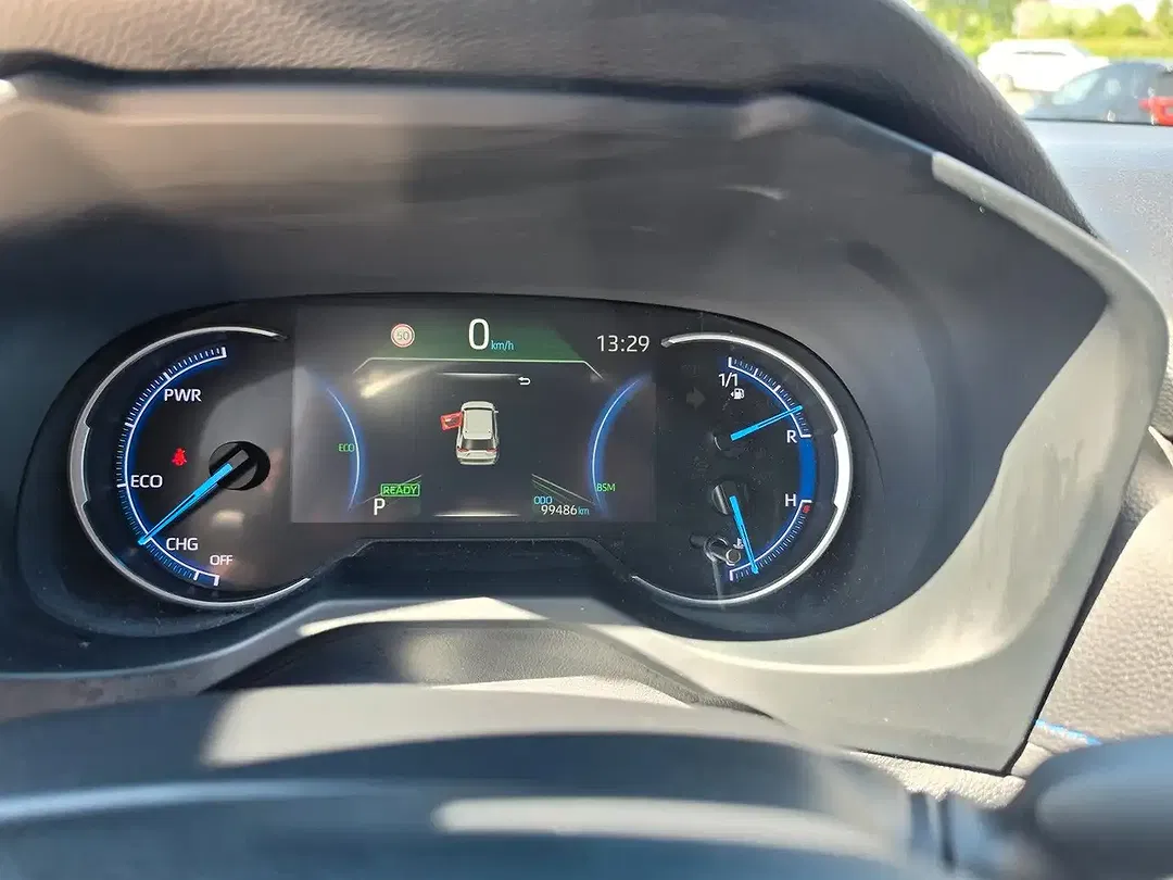 Toyota RAV 4 - Thumbnail 9