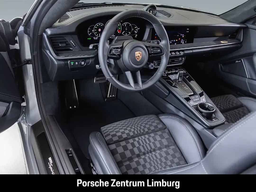 Porsche 992 - Thumbnail 11