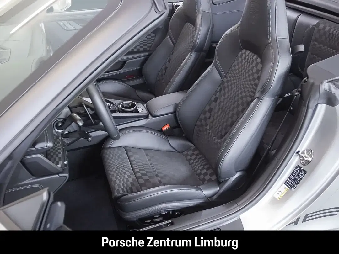 Porsche 992 - Thumbnail 12