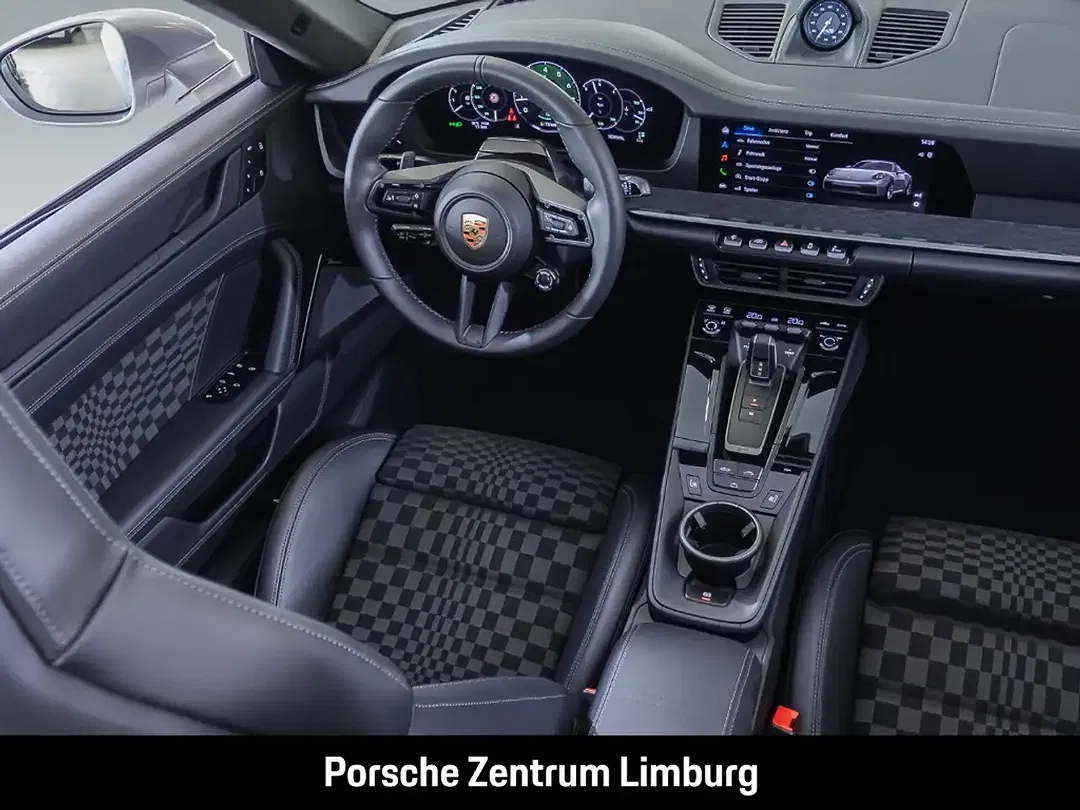 Porsche 992 - Thumbnail 14