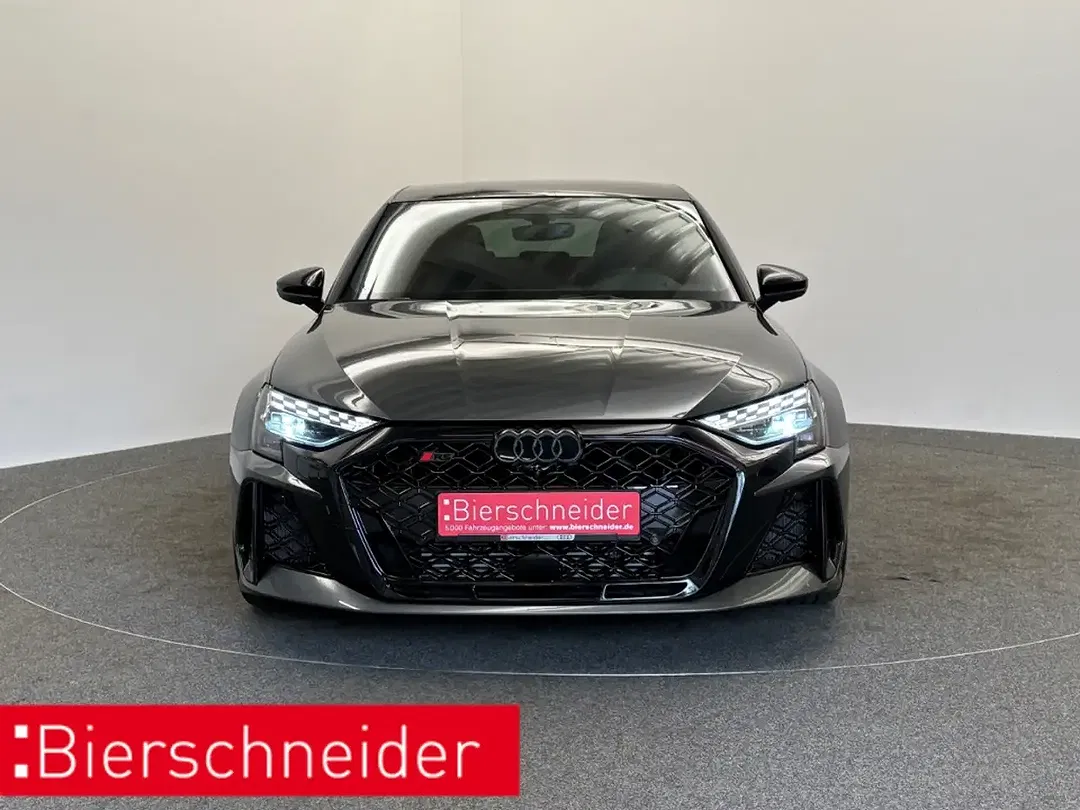 Audi RS3 - Thumbnail 3
