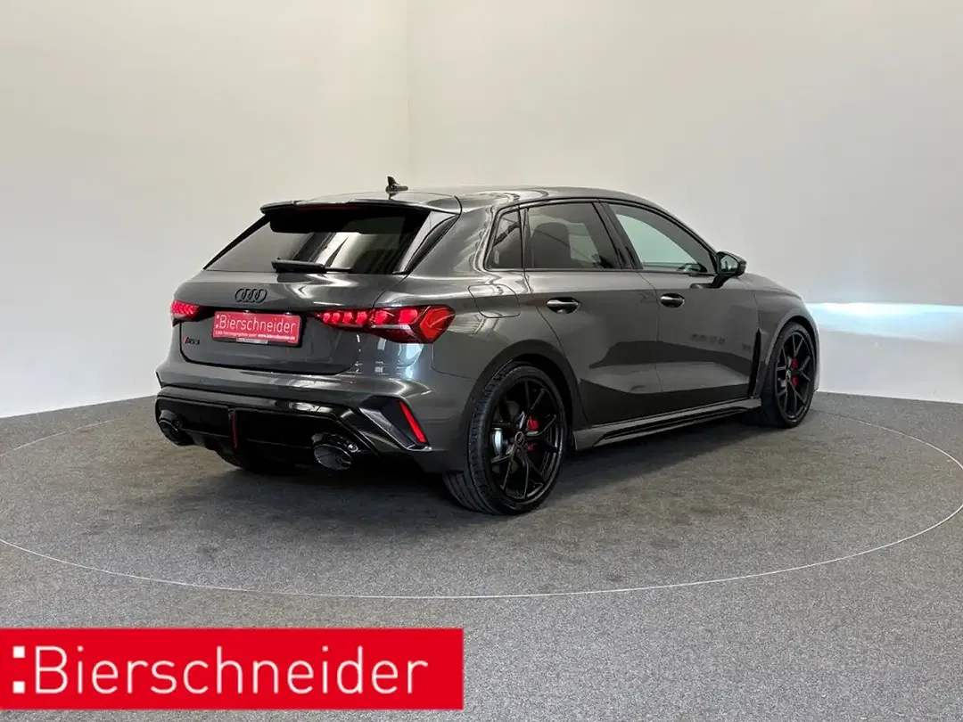 Audi RS3 - Thumbnail 6