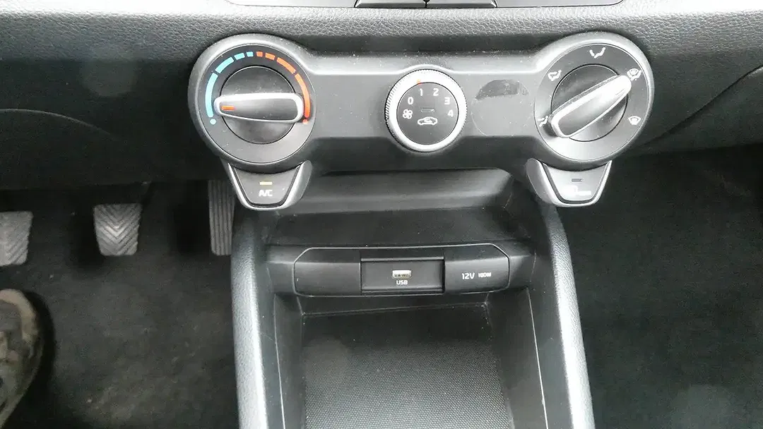 Kia Stonic - Thumbnail 12