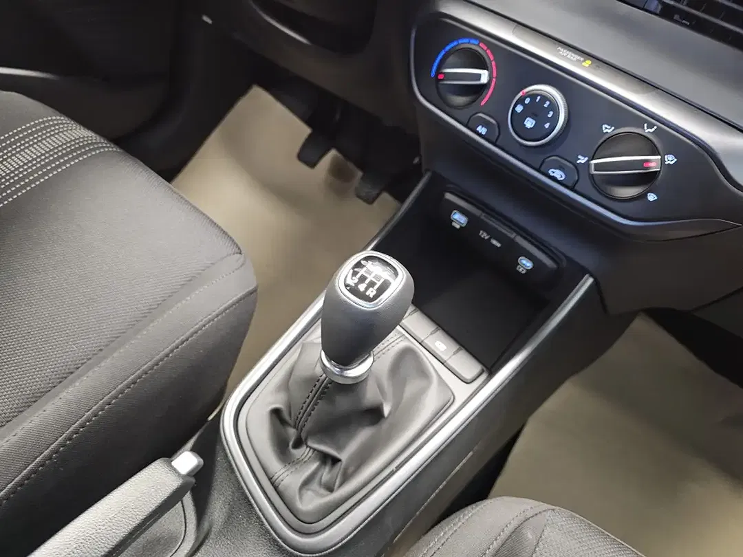 Hyundai i20 - Thumbnail 10