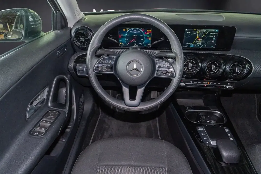 Mercedes-Benz A 180 - Thumbnail 11