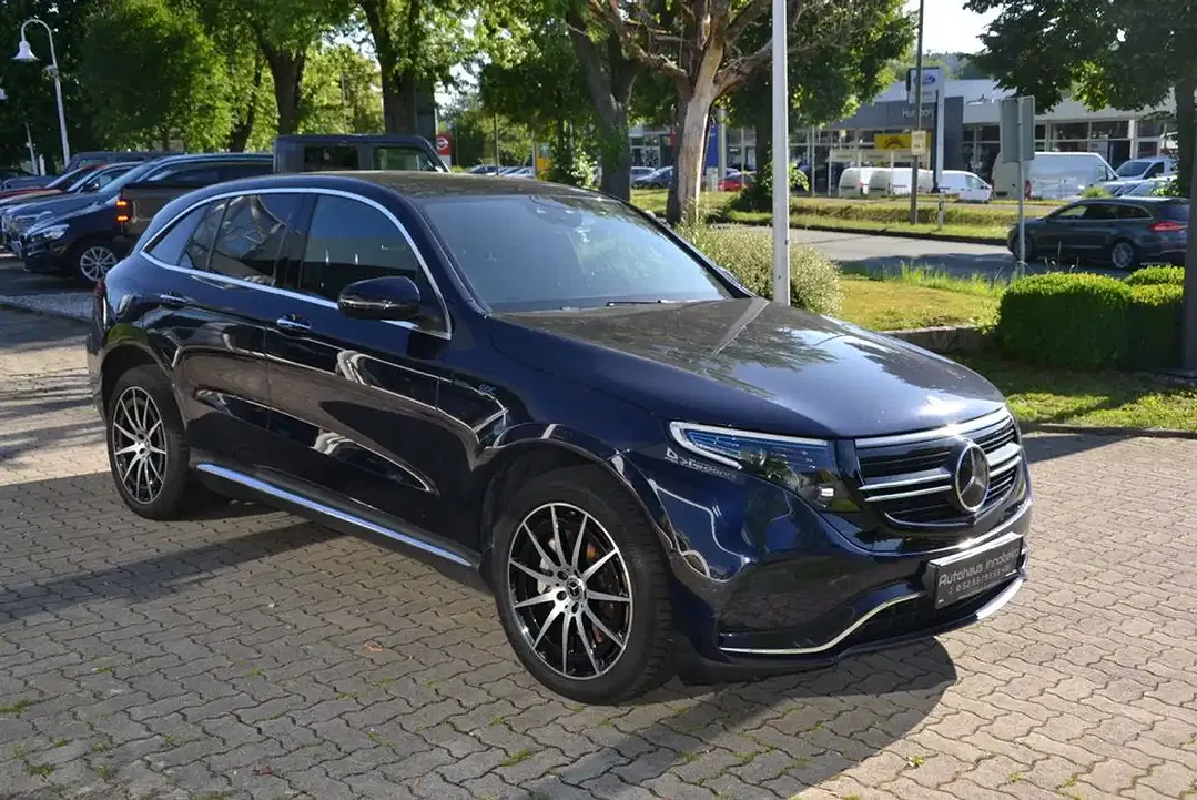 Mercedes-Benz EQC 400 - Thumbnail 2