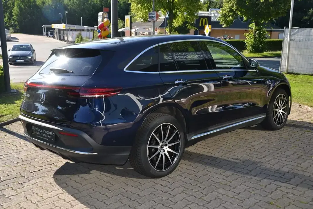 Mercedes-Benz EQC 400 - Thumbnail 7