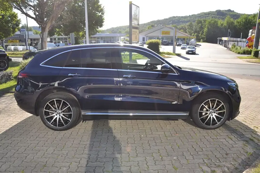 Mercedes-Benz EQC 400 - Thumbnail 9