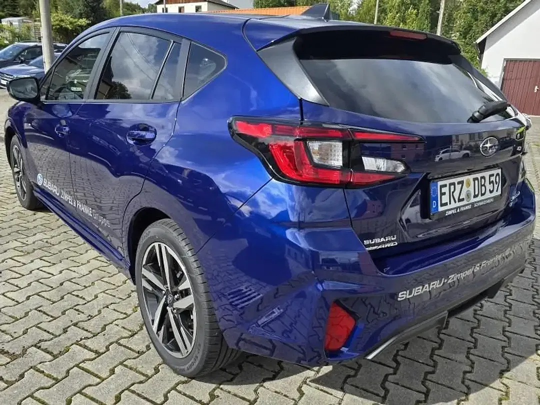 Subaru Impreza - Thumbnail 4