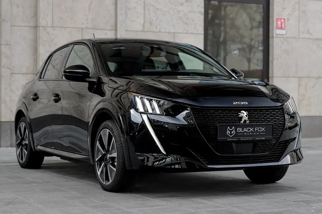 Peugeot e-208 - Thumbnail 3