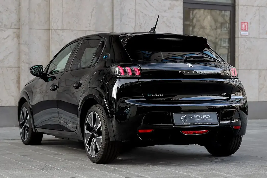 Peugeot e-208 - Thumbnail 8