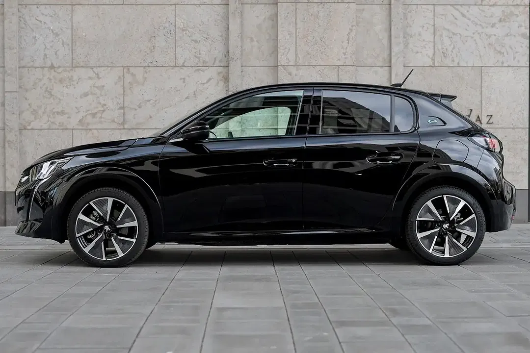 Peugeot e-208 - Thumbnail 9