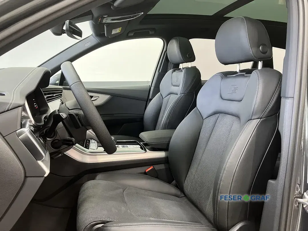 Audi Q7 - Thumbnail 11