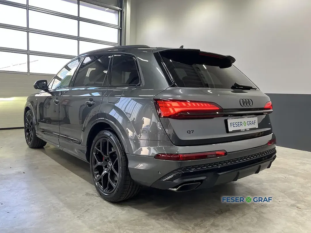 Audi Q7 - Thumbnail 9