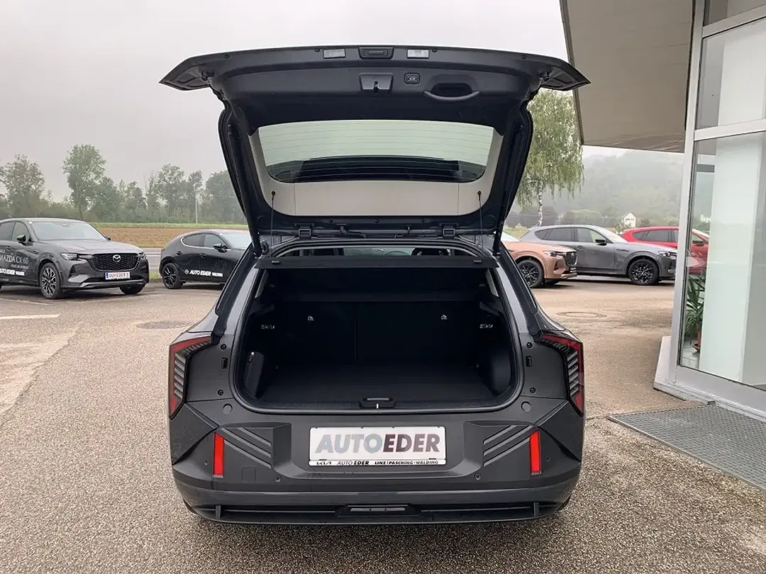 Kia EV4 - Thumbnail 10