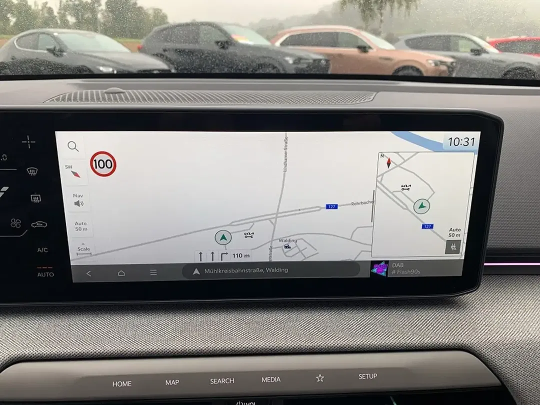Kia EV4 - Thumbnail 15
