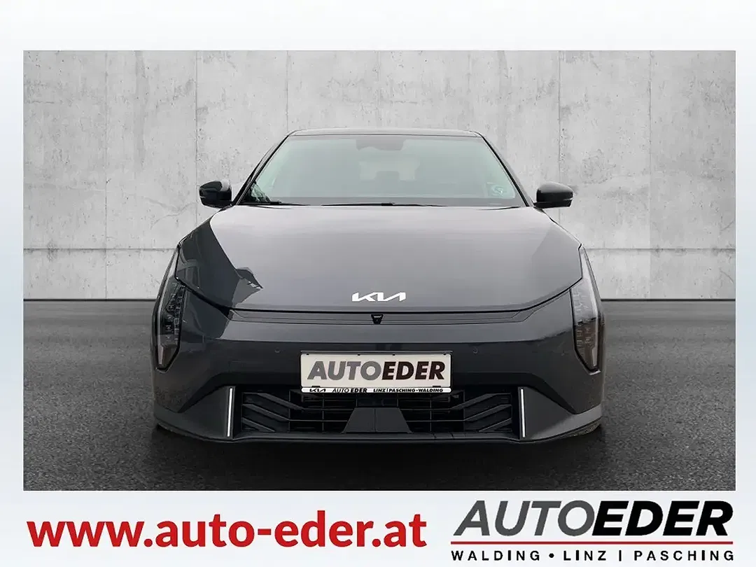 Kia EV4 - Thumbnail 2