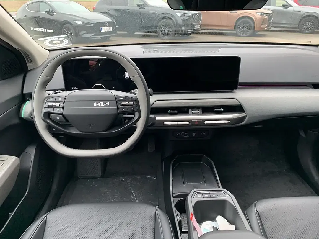 Kia EV4 - Thumbnail 7