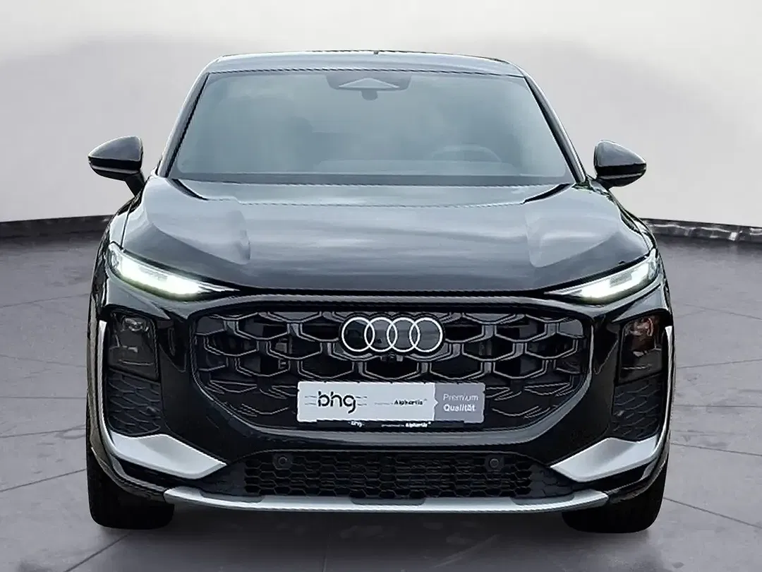 Audi Q3 - Thumbnail 3