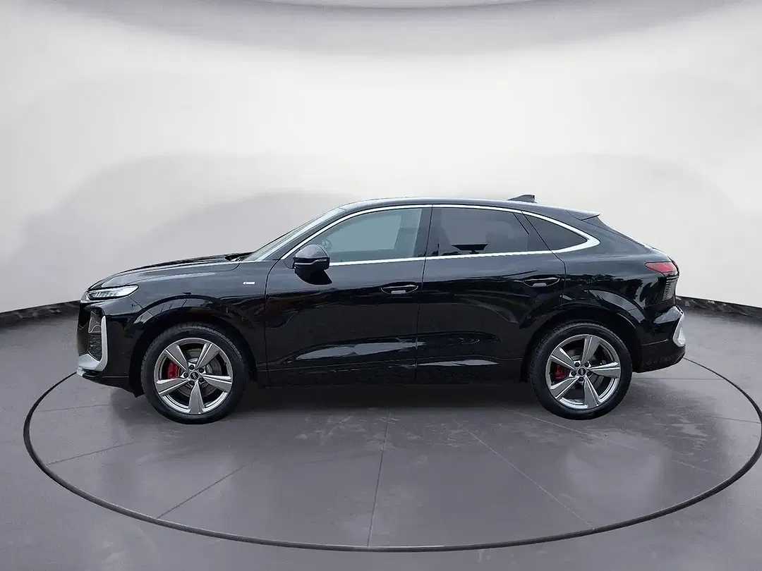 Audi Q3 - Thumbnail 4