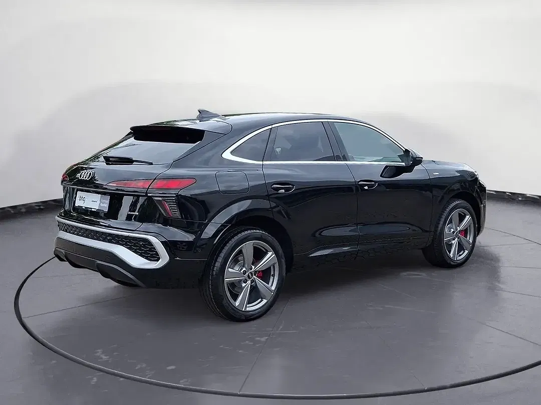 Audi Q3 - Thumbnail 6