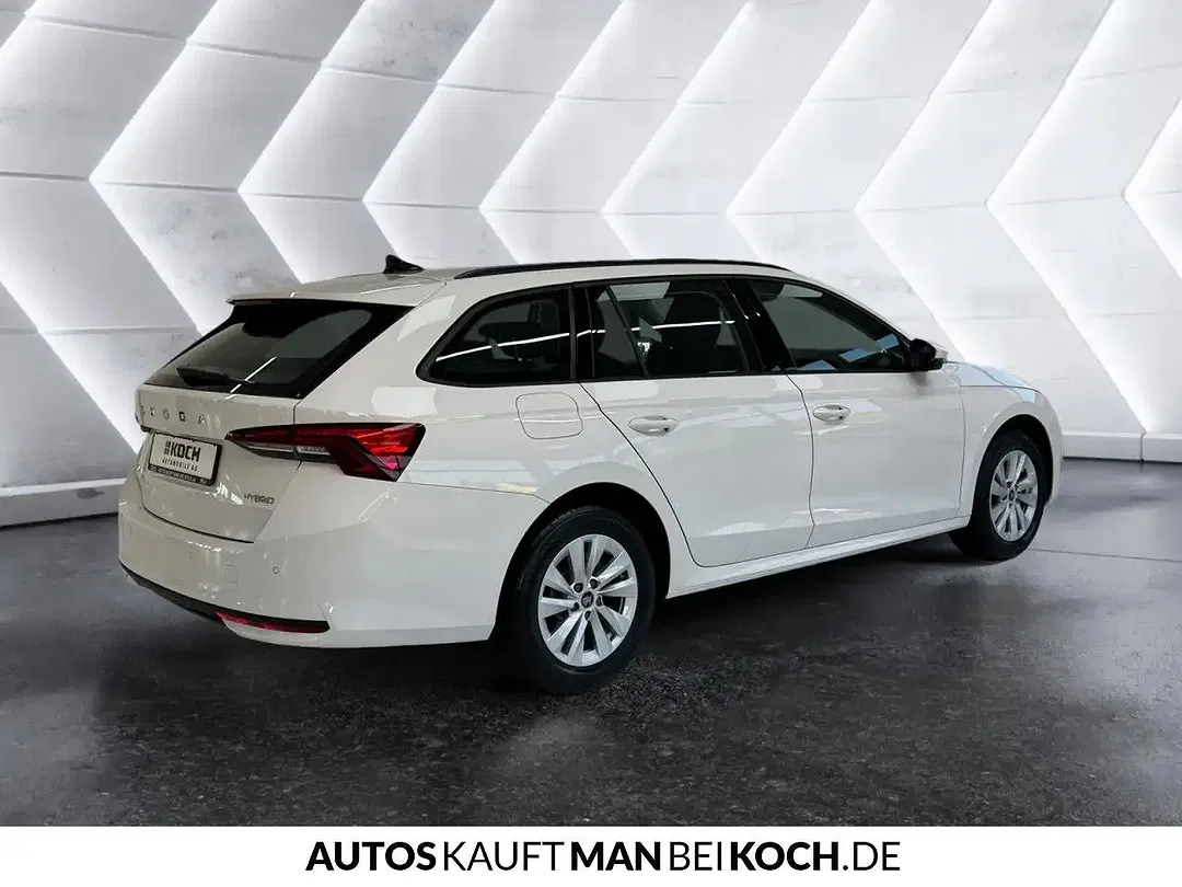 Skoda Octavia - Thumbnail 3