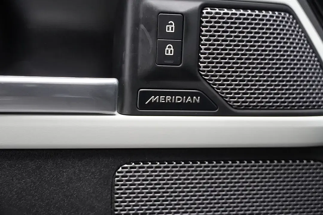 Land Rover Defender - Thumbnail 20