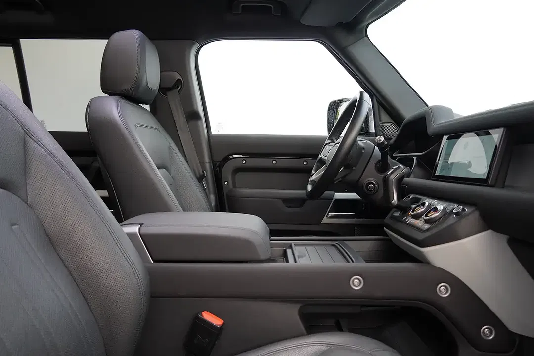 Land Rover Defender - Thumbnail 25
