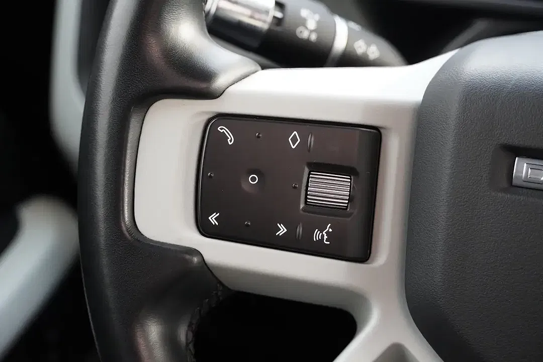 Land Rover Defender - Thumbnail 30