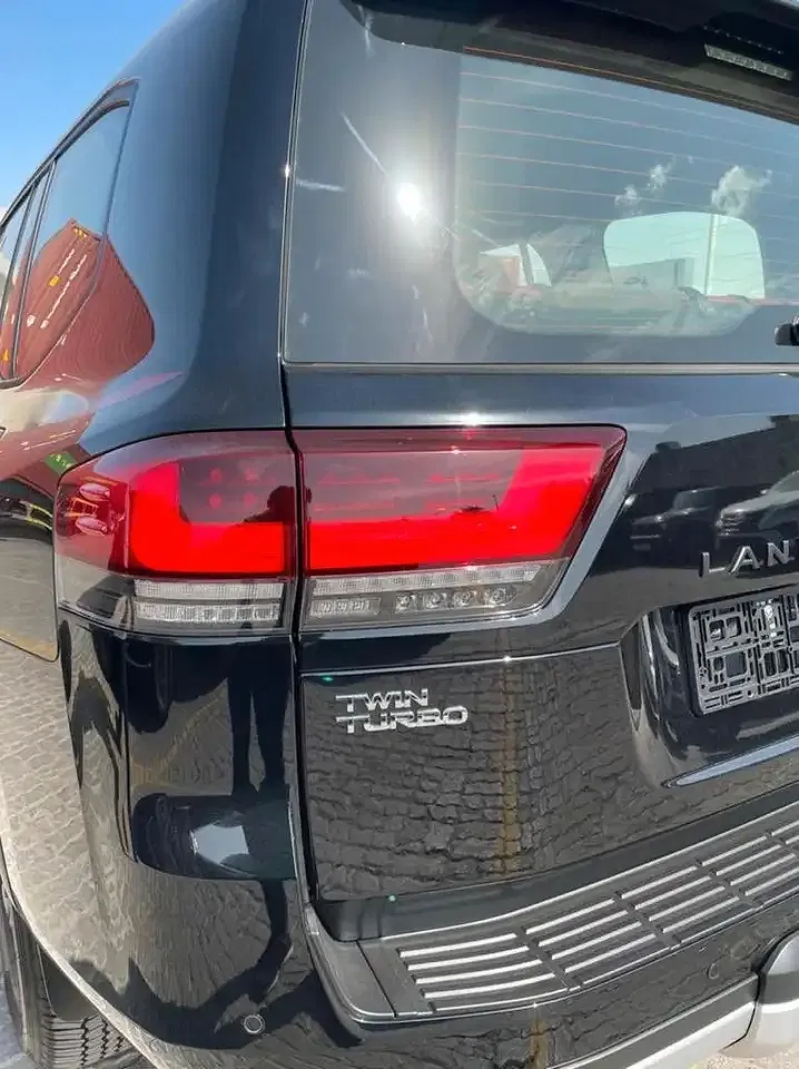 Toyota Land Cruiser - Thumbnail 11