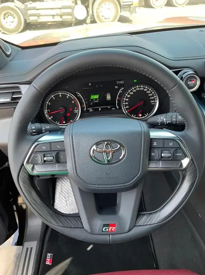Toyota Land Cruiser - Thumbnail 14
