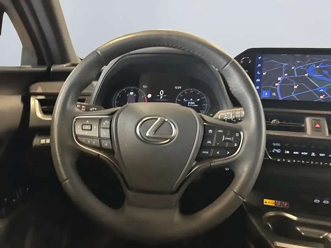 Lexus UX 300h - Thumbnail 11