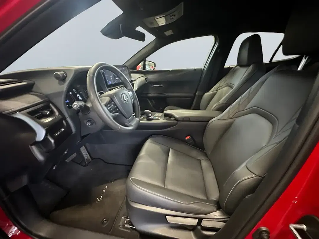 Lexus UX 300h - Thumbnail 7