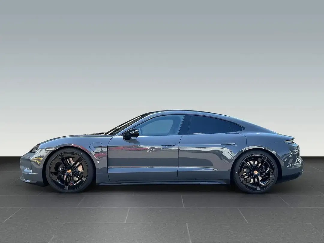 Porsche Taycan - Thumbnail 2