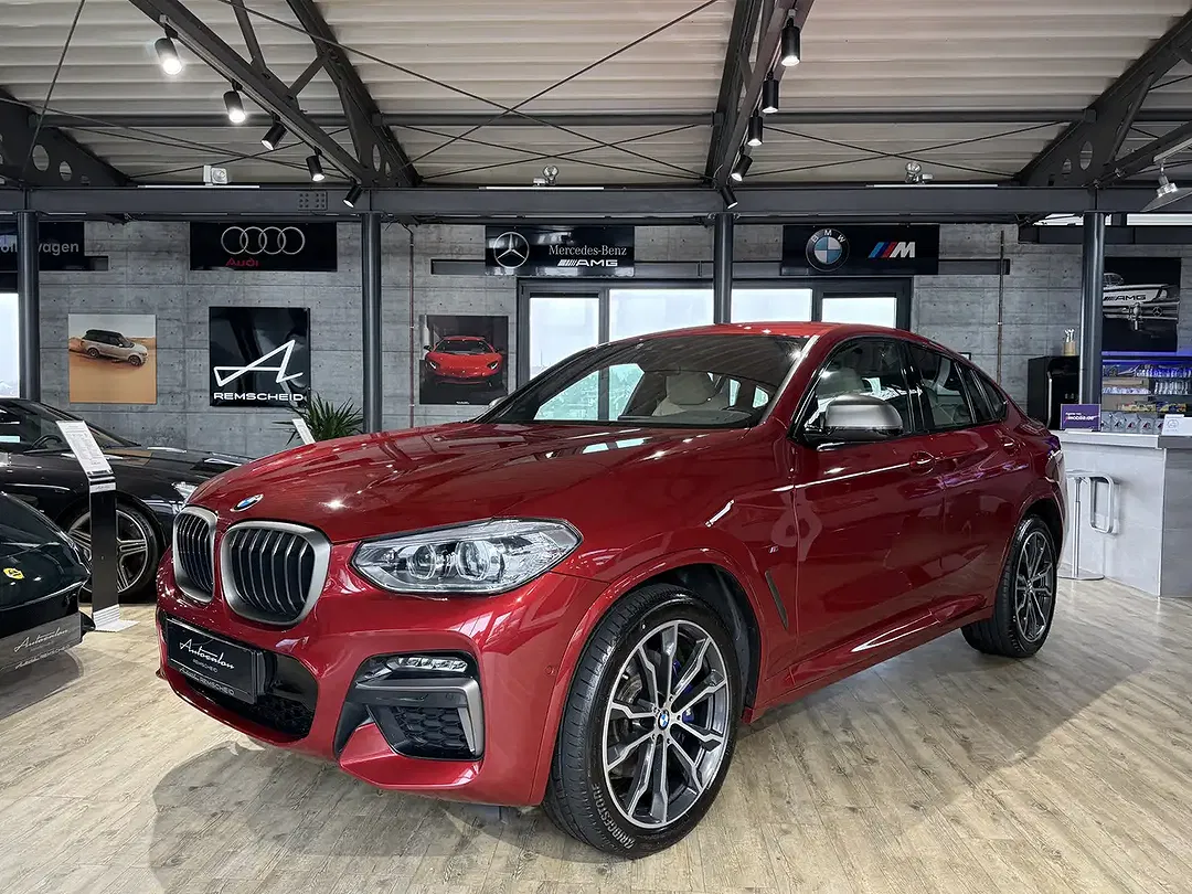BMW X4 M - Thumbnail 1