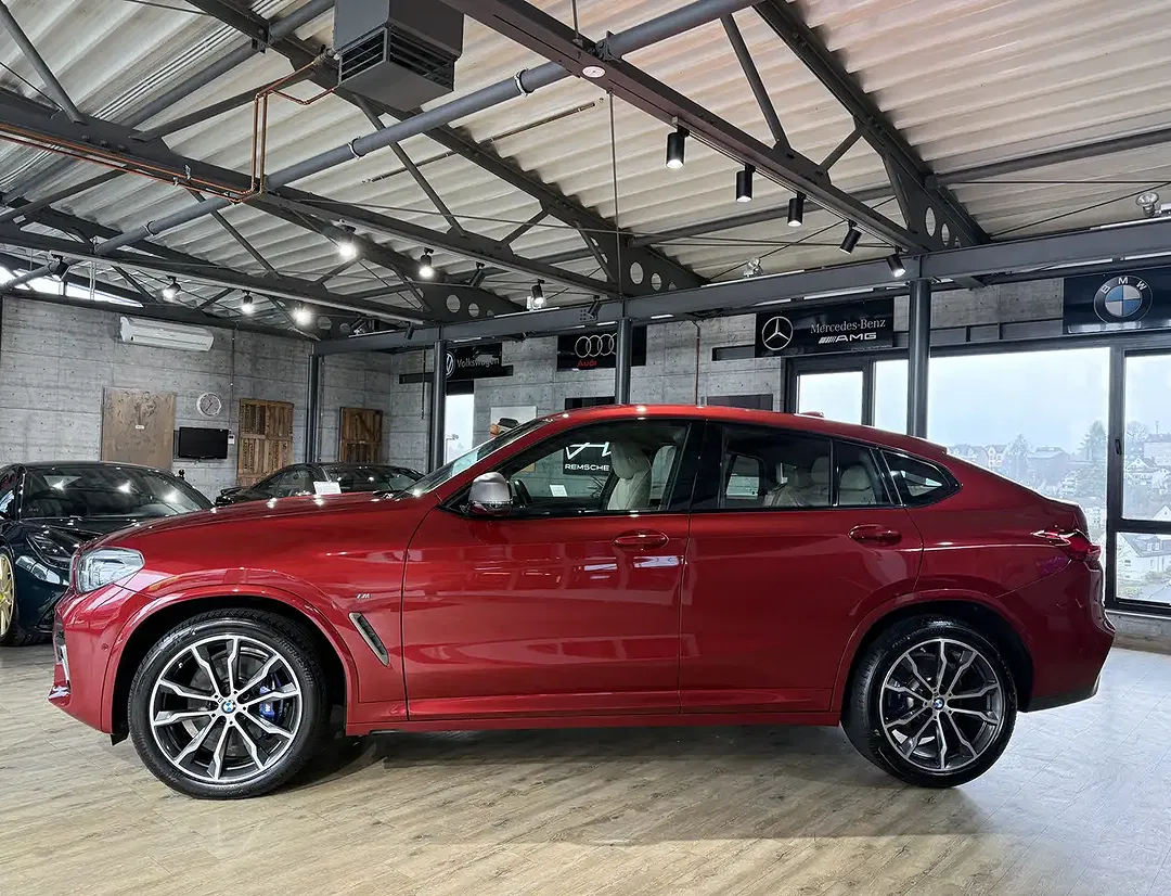 BMW X4 M - Thumbnail 2