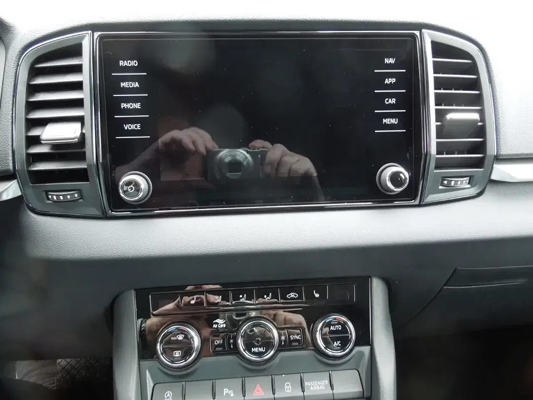 Skoda Karoq - Thumbnail 7
