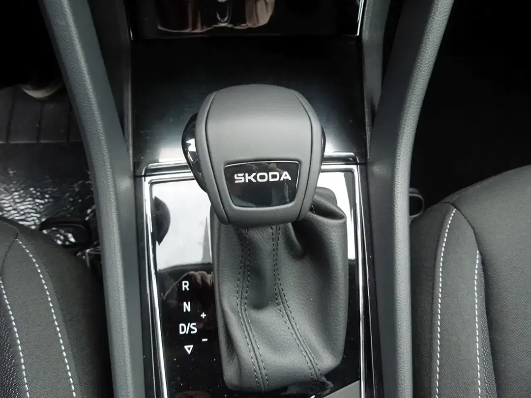 Skoda Karoq - Thumbnail 9