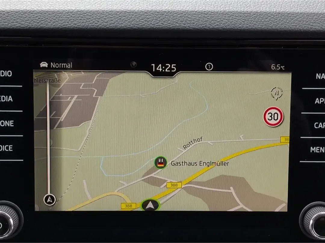Skoda Karoq - Thumbnail 10