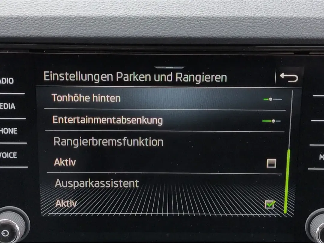 Skoda Karoq - Thumbnail 12