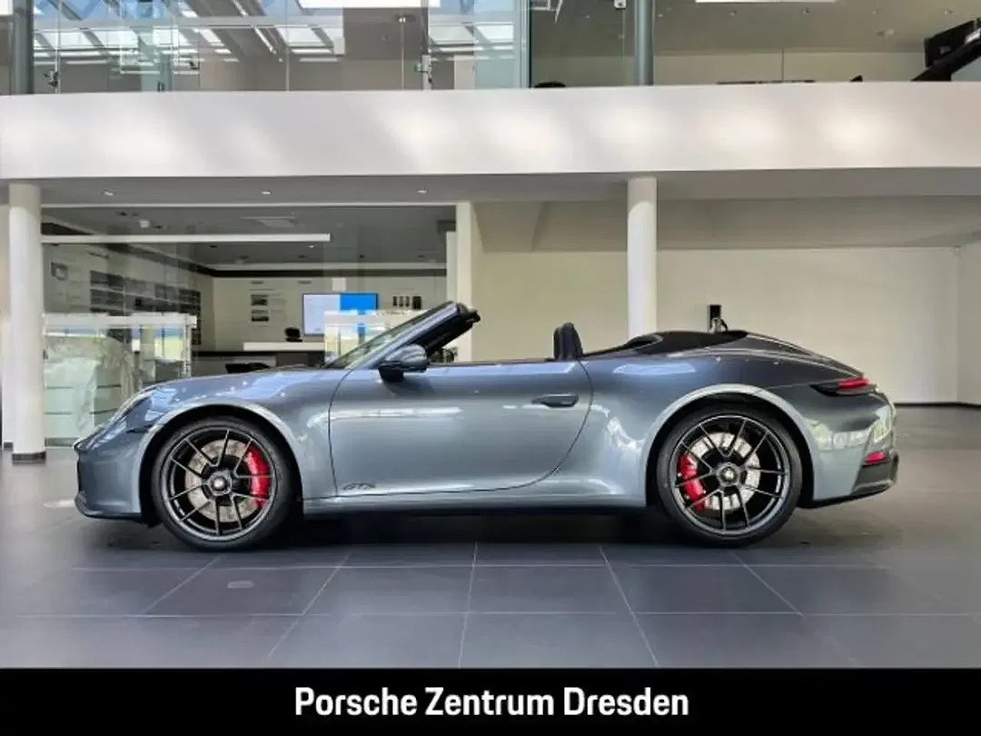 Porsche 992 - Thumbnail 10
