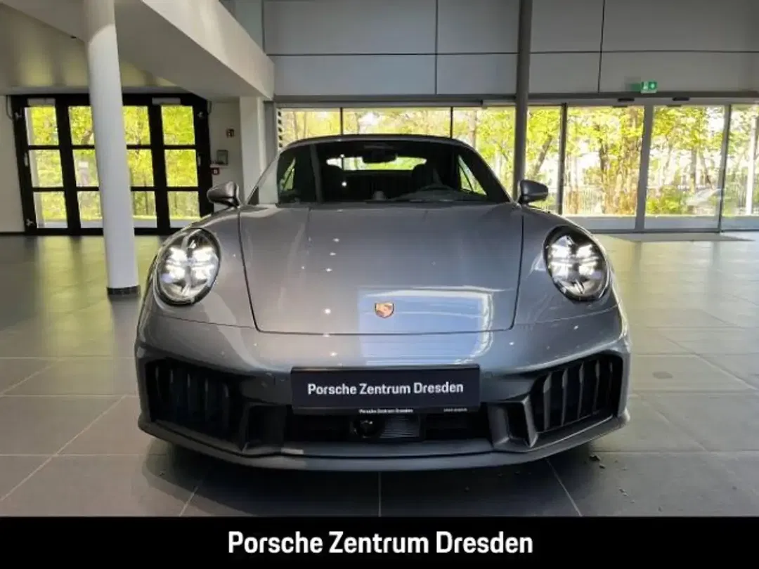 Porsche 992 - Thumbnail 11