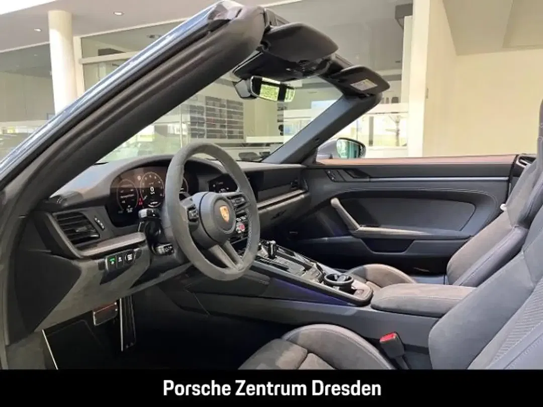 Porsche 992 - Thumbnail 4