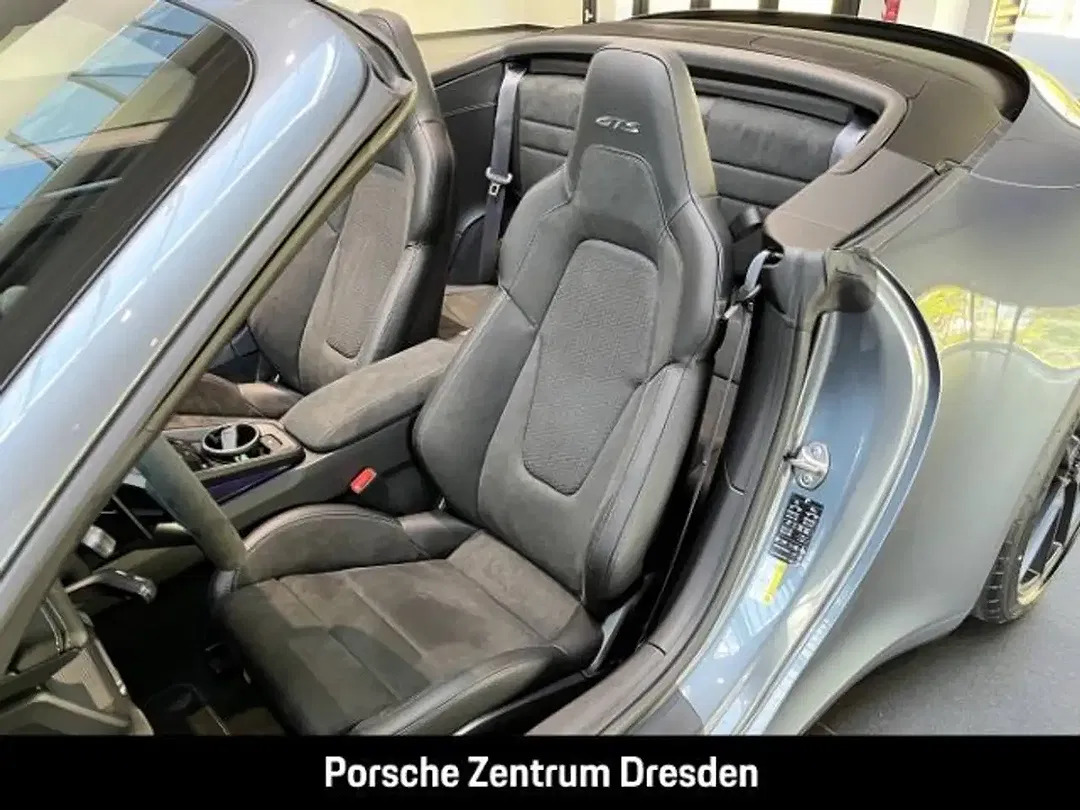 Porsche 992 - Thumbnail 5