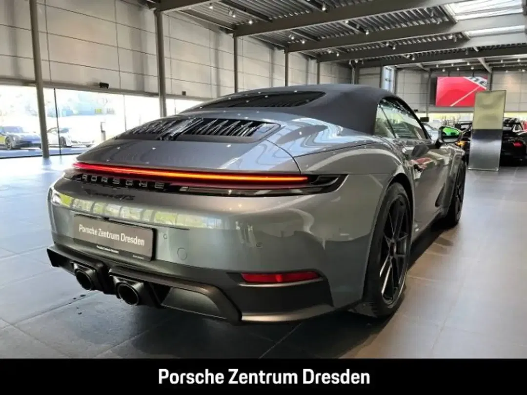Porsche 992 - Thumbnail 8
